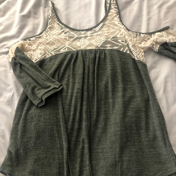 Cold shoulder mid sleeve shirt - Picture 1 of 2